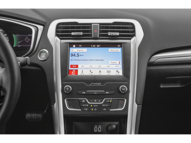Used 2020 White Ford SE image 7
