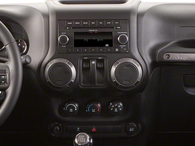 Used 2010 Red Rock Crystal Pearl Jeep Sahara image 11