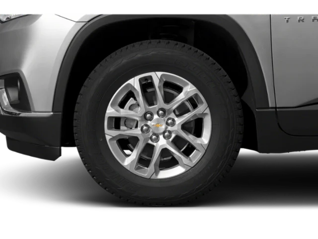 Used 2018 Black Currant Metallic Chevrolet LT CLOTH image 9