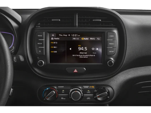 Used 2023 White Kia LX image 7