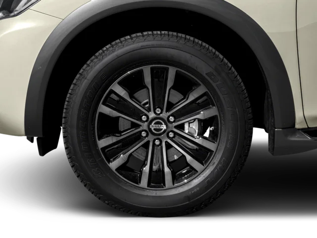 Used 2017 White Nissan Platinum image 17