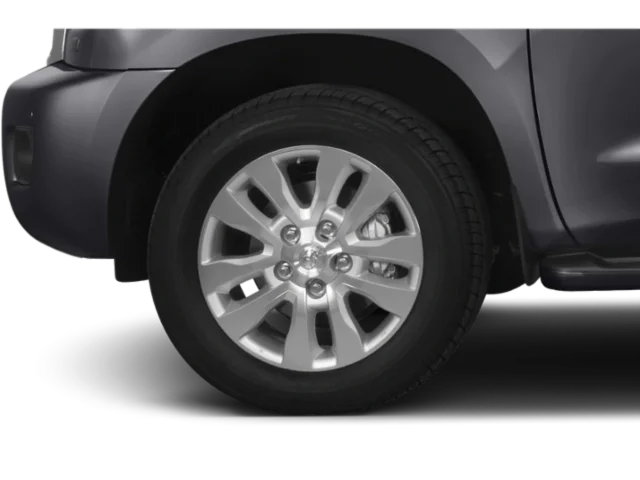 Used 2015 Silver Toyota Platinum image 11