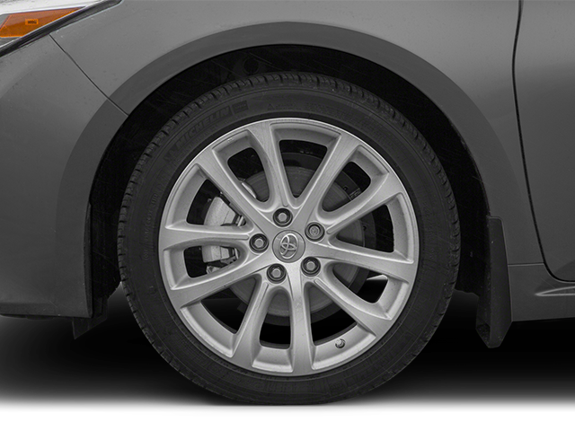 Used 2013 Champagne Toyota Limited image 10