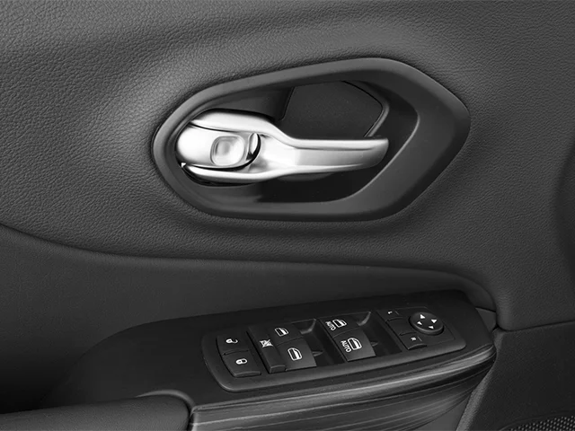 Used 2014 Silver Jeep Limited image 17