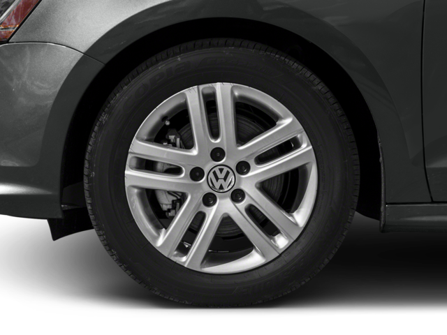 Used 2018 Gray Volkswagen 1.4T SE image 11