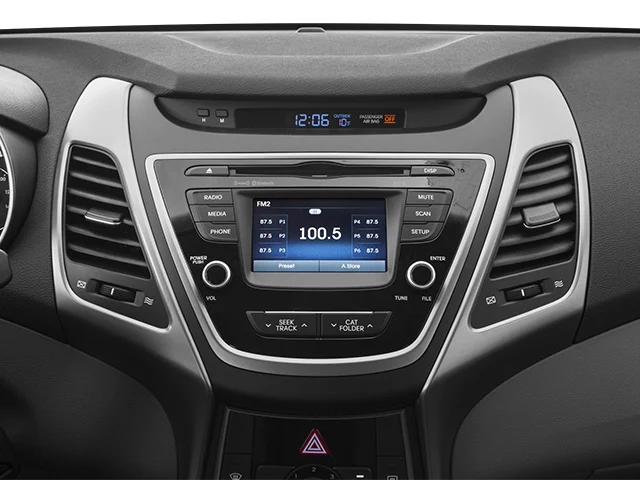 Used 2014 Pearl White Hyundai SE image 16