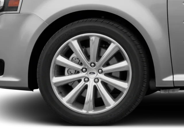Used 2016 Oxford White Ford SEL image 9