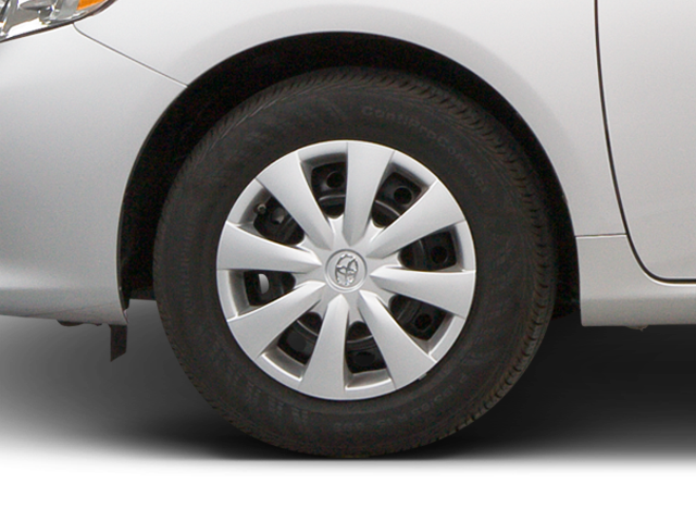 Used 2010 Silver Toyota LE image 9