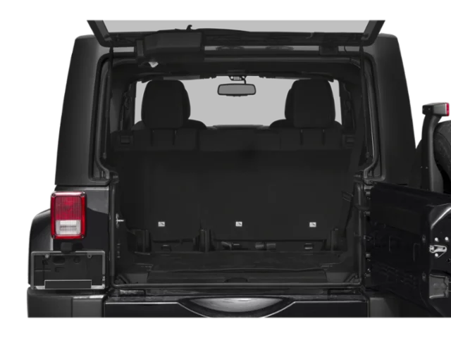 Used 2018 Silver Jeep Unlimited Sahara image 9