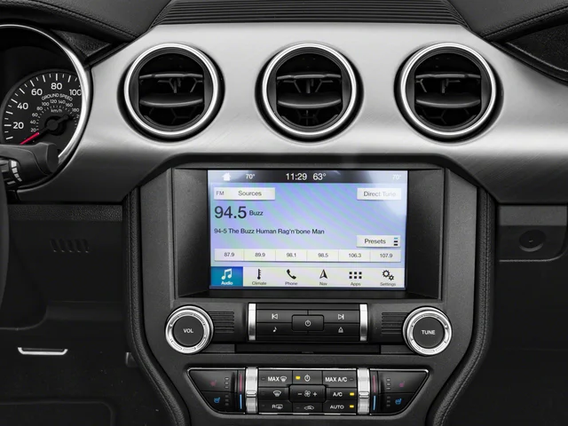 Used 2018 White Ford GT Premium image 7