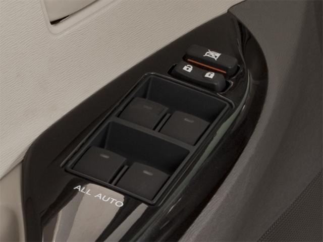 Used 2013 Predawn Gray Mica Toyota XLE image 15