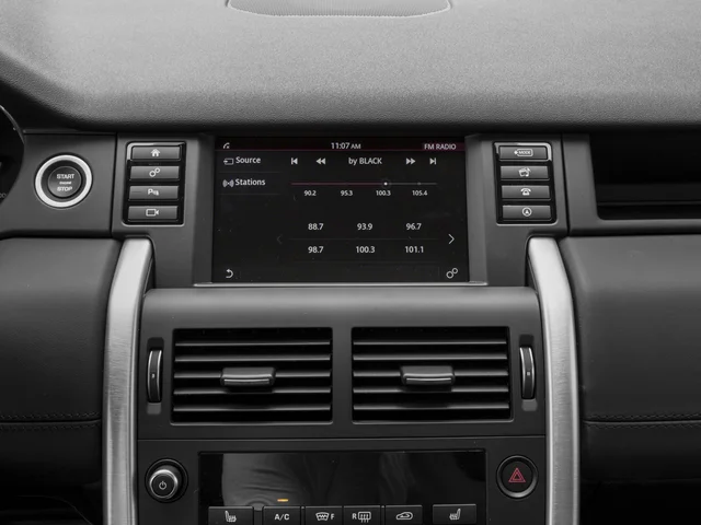 Used 2016 Red Land Rover HSE image 7