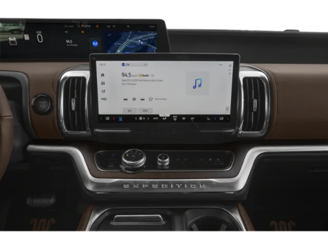 New 2026 Star White Metallic Tri-Coat Ford MAX King Ranch® image 30