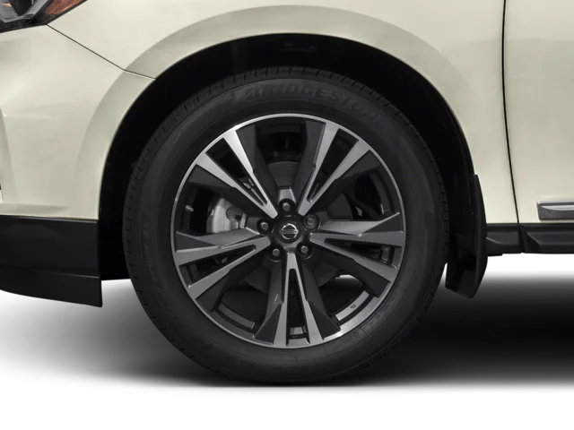 Used 2018 Caspian Blue Nissan Platinum image 8