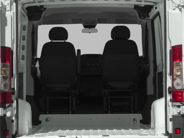 Used 2016 White Ram Low Roof image 10