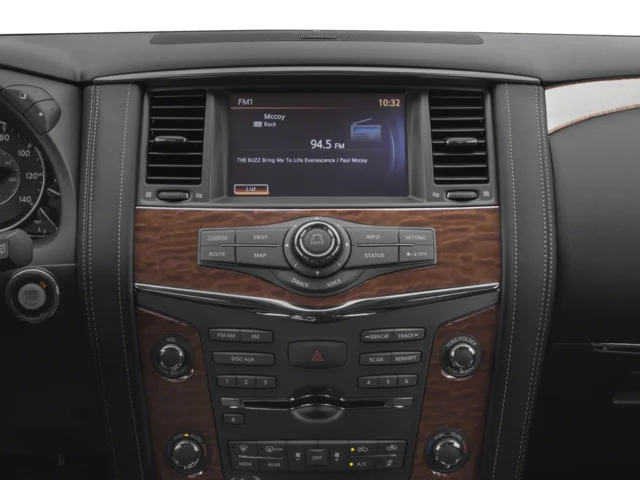 Used 2017 WHITE Nissan  image 7