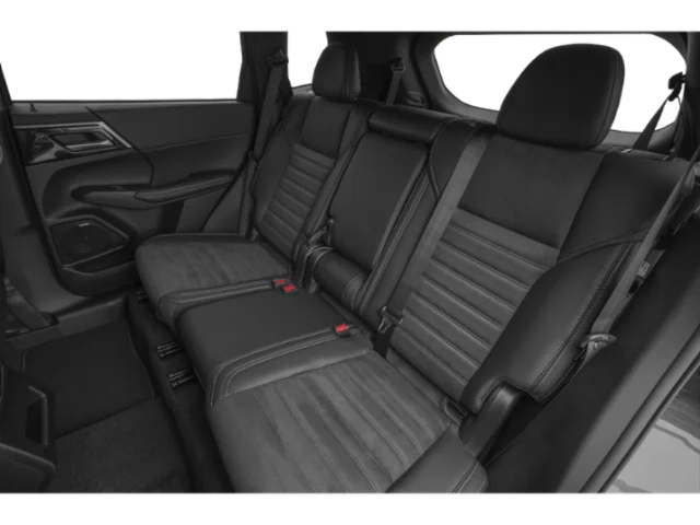 New 2026 White Diamond Mitsubishi LE image 10