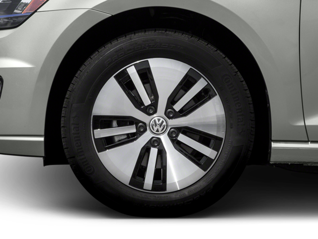 Used 2016 Pure White Volkswagen SE image 8