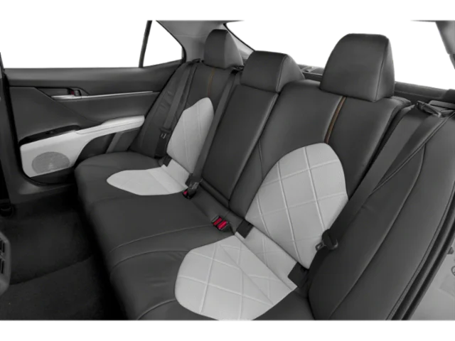 Used 2018 Silver Toyota XLE image 10