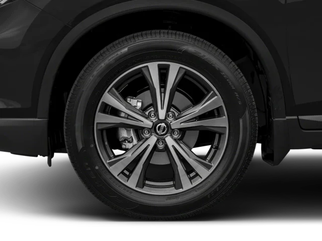 Used 2018 White Nissan SL image 8