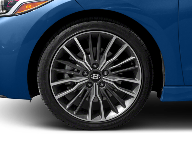 Used 2018 Red Hyundai Sport image 8
