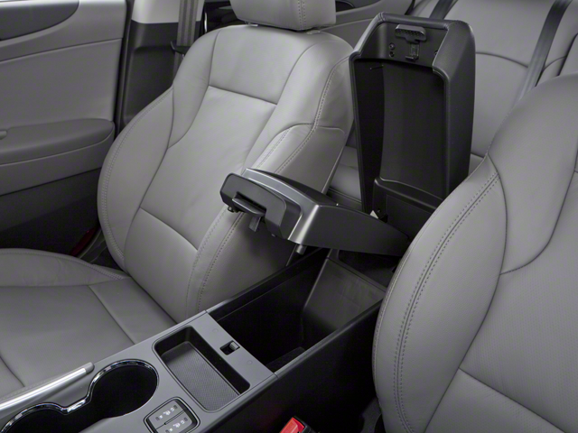 Used 2013 Black Hyundai GLS image 16