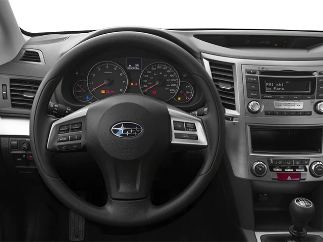 Used 2014 Silver Subaru 2.5i Premium image 4