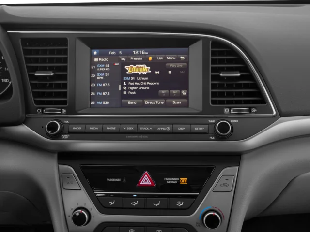 Used 2017 Electric Blue Metallic Hyundai SE image 7