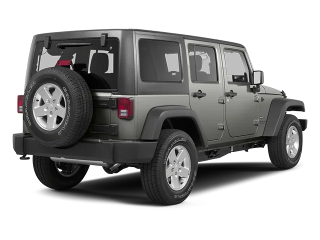 Used 2013  Jeep Sahara image 2