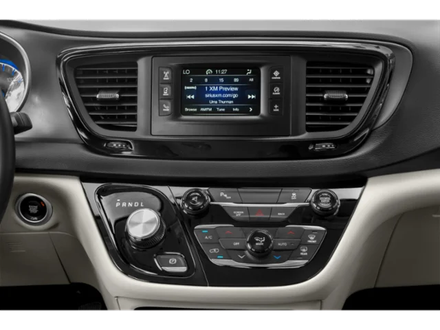 Used 2019 White Chrysler Limited image 15