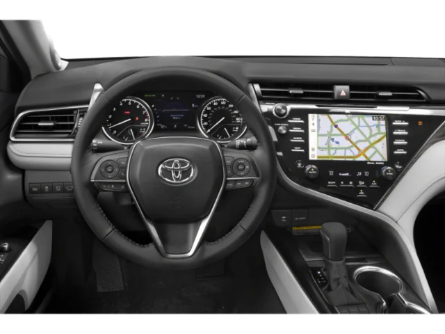 Used 2018 Silver Toyota XLE image 4