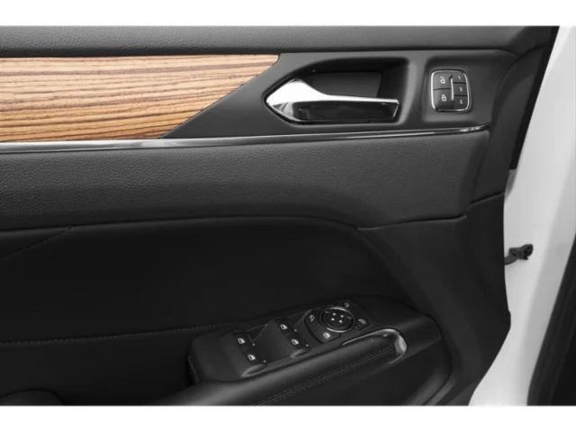 Used 2015 Black Lincoln Base image 17