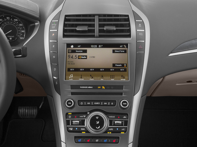 Used 2017 White Lincoln Select image 7