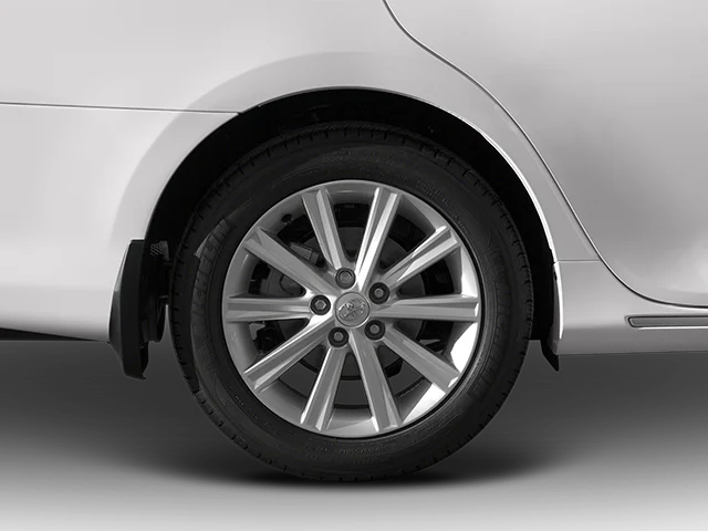 Used 2013 Super White Toyota LE image 11