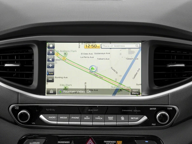Used 2018 Black Hyundai Blue image 17