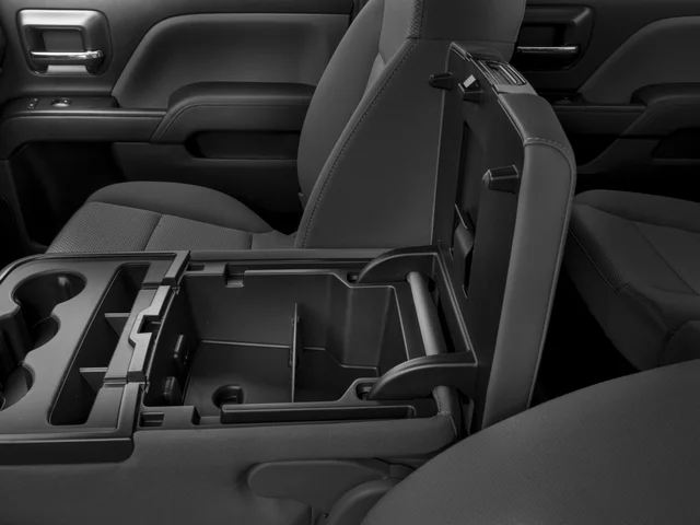 Used 2018 Summit White Chevrolet WT image 12