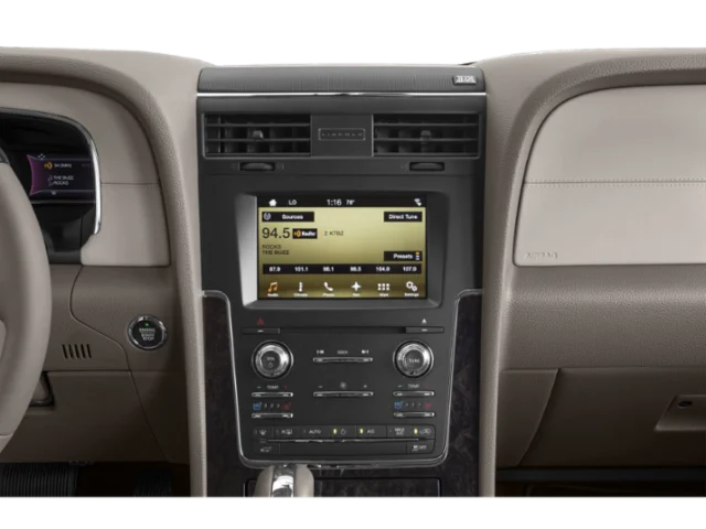 Used 2015 Black Lincoln Base image 7