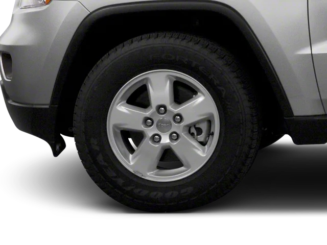 Used 2013 Black Jeep Laredo image 9