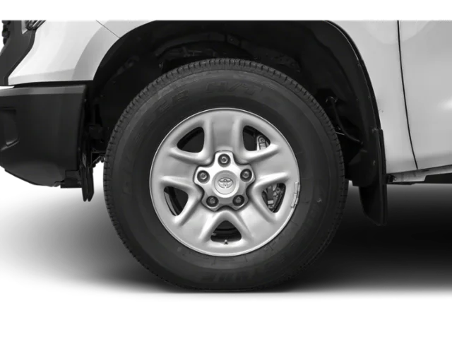 Used 2019 White Toyota SR image 17
