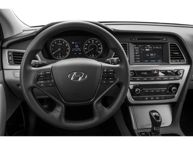 Used 2015 Black Hyundai SE image 4