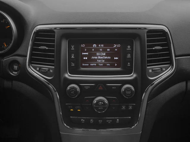 Used 2016 Velvet Red Pearlcoat Jeep Laredo image 7
