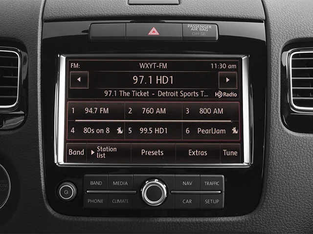 Used 2014 Cool Silver Metallic Volkswagen 3.6L image 7