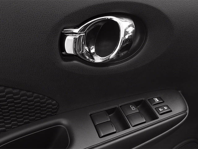Used 2014 Silver Nissan SV image 17