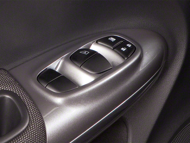 Used 2013 Red Nissan SL image 18