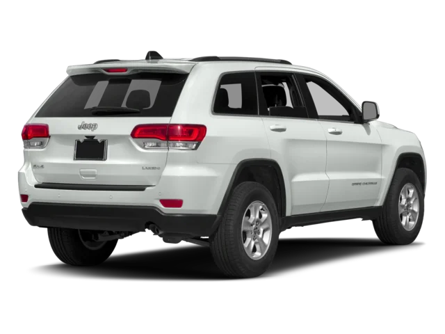 Used 2016  Jeep Laredo image 2