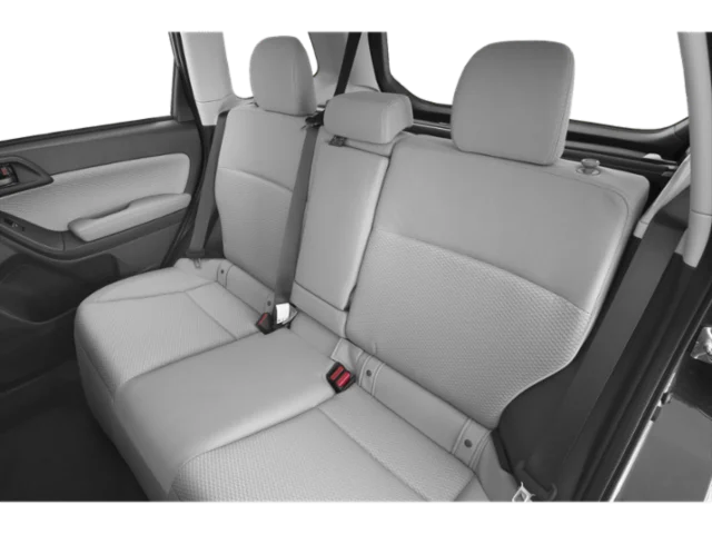Used 2018 Silver Subaru 2.5i Premium image 11