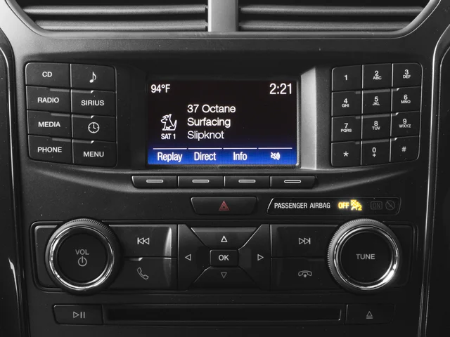 Used 2017  Ford Base image 10