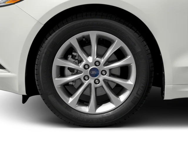 Used 2018  Ford SE image 11