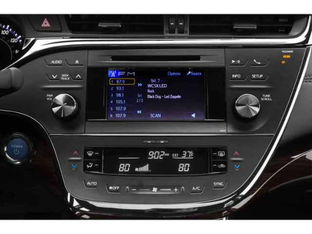 Used 2015 Celestial Silver Metallic Toyota XLE Touring image 7