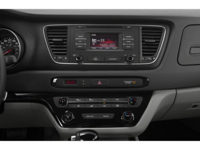 Used 2016 Silver Kia LX image 10
